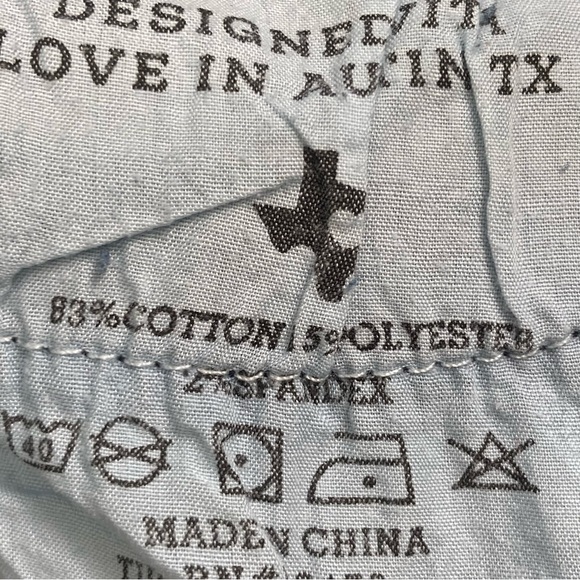 Grace & Lace Distressed Super Stretch Zip Up Midi Shorts Size XS Medium Wash - Picture 6 of 6